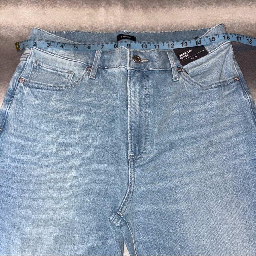 Express Cropped Flare Light Wash High Rise Raw Hem Stretch Jeans Size 12 Long - Picture 10 of 13
